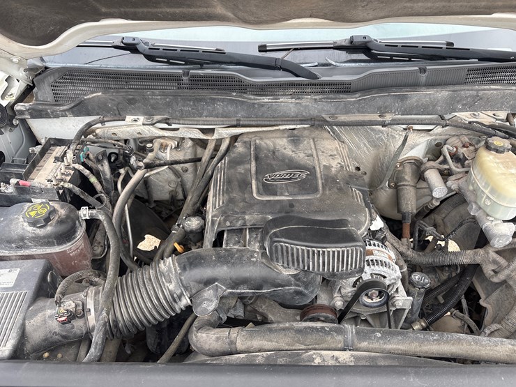 2016-chevrolet-3500hd-image-16