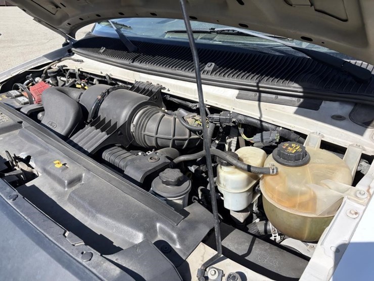 2013-ford-e350-image-6