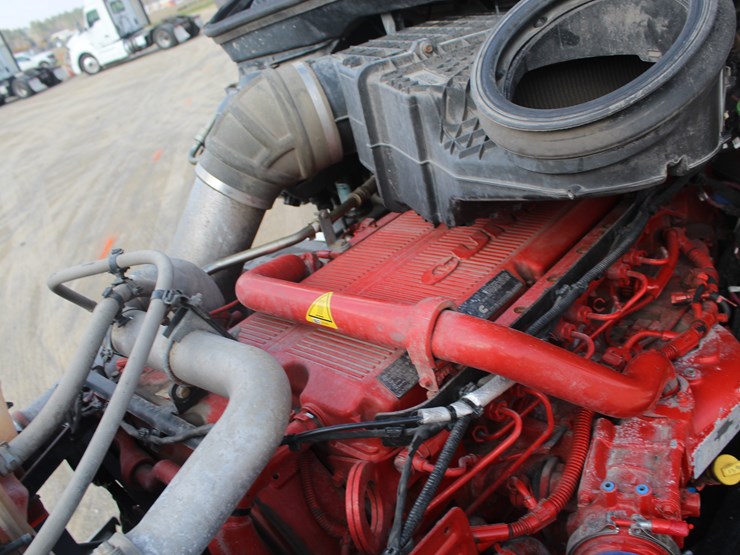 2020-kenworth-t680-image-16