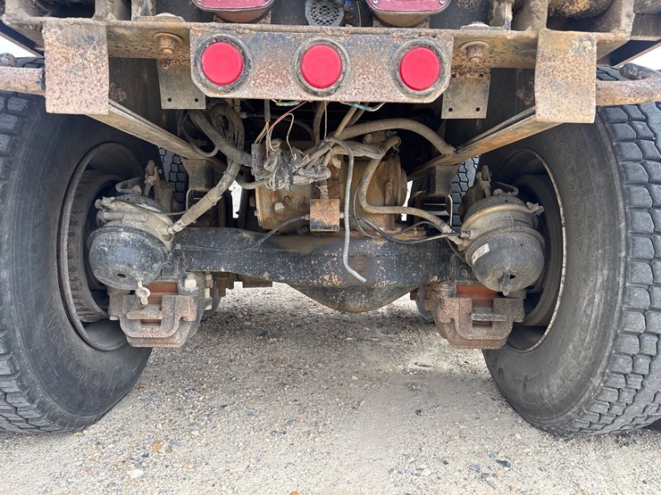 #256-•-2007-mack-cv713-dump-truck-image-29