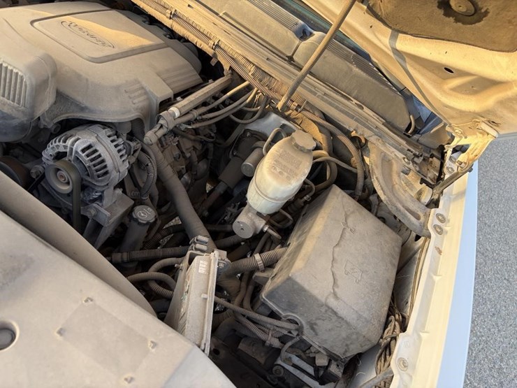 2013-chevrolet-2500-image-19