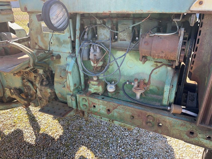 john-deere-3010-image-4