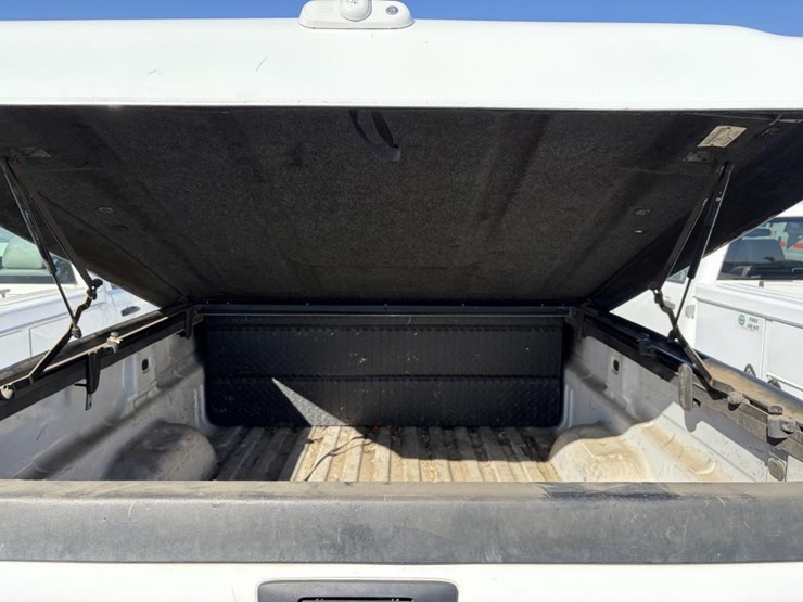 2013-chevrolet-2500-image-25