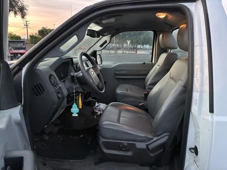 2013-ford-f250-xl-image-10