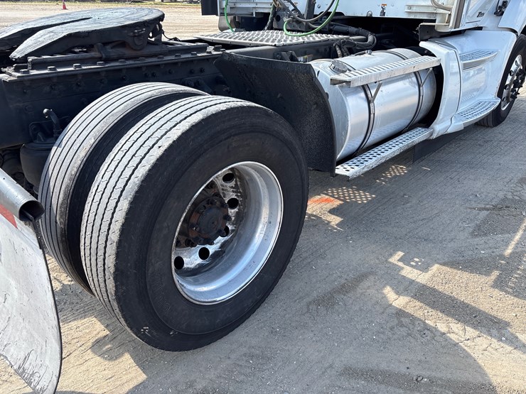 2020-kenworth-t680-image-7