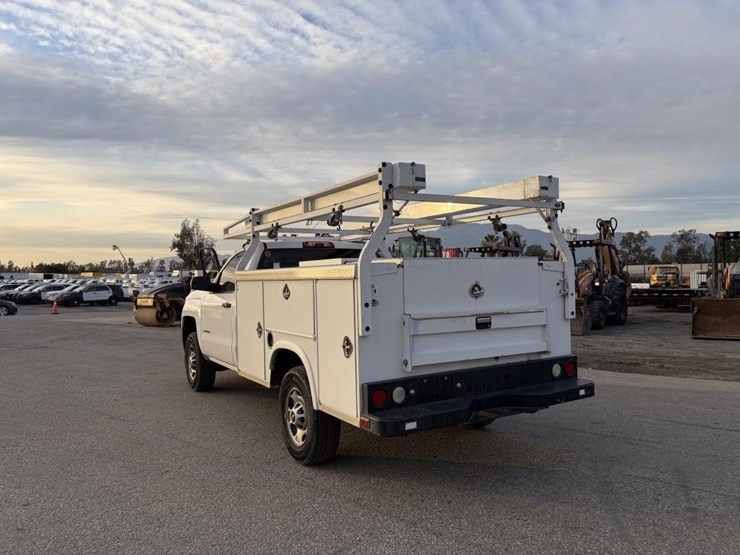 2016-chevrolet-silverado-2500-image-4