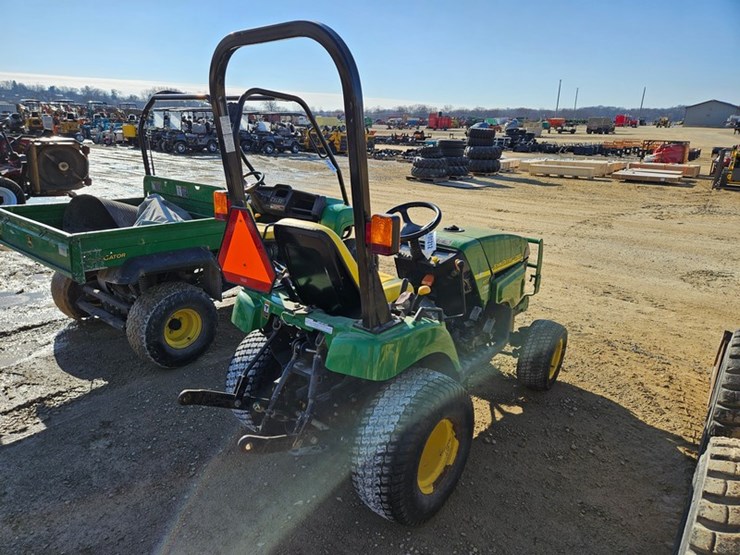 john-deere-2305-image-4