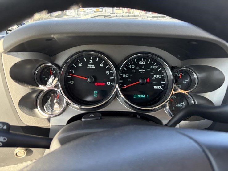 2011-chevrolet-2500-image-10