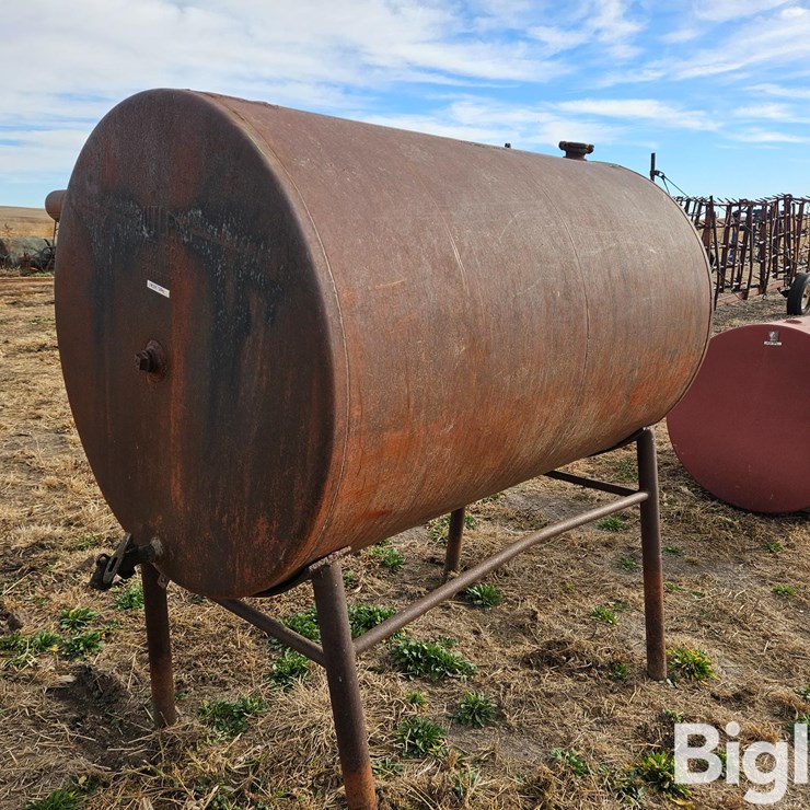 Butler 300-Gal Fuel Tank On Stand