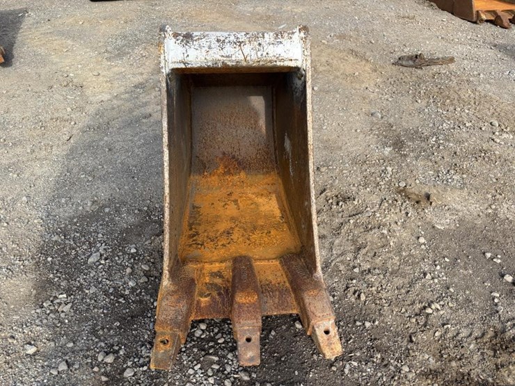 tag-12"-excavator-bucket-w/teeth-image-5