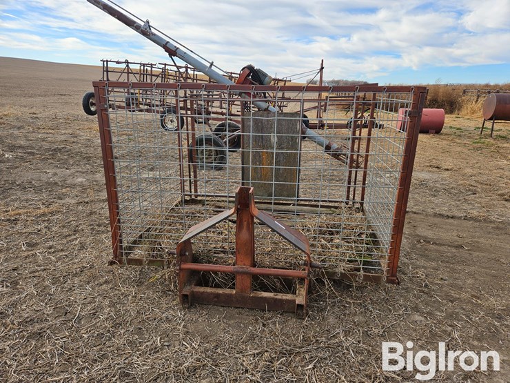 hoskins-3-pt-livestock-carrier-image-2