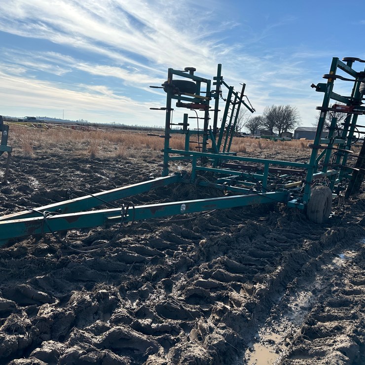 #39215 • Forrest City Mfg 26' Field Cultivator