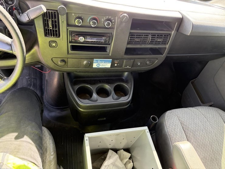 2016-chevrolet-express-2500-image-14