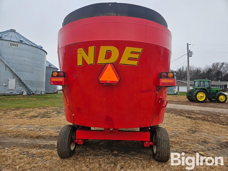 new-direction-804-series-4-vertical-feed-mixer-wagon-w/scale-image-6