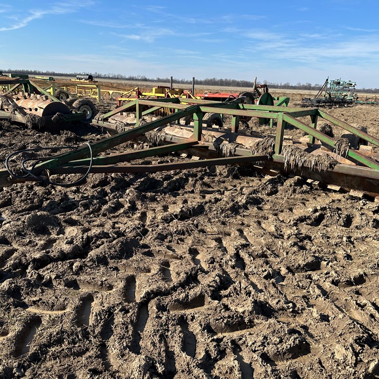 #39209 • 18' Stubble Roller