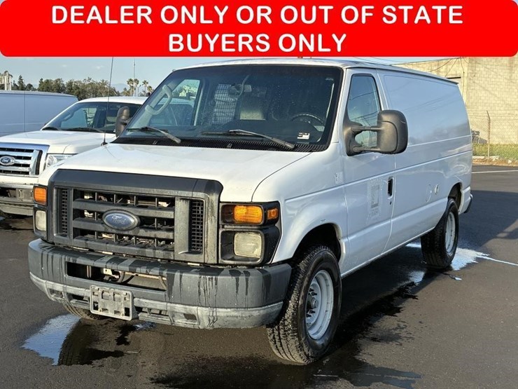 2011-ford-e350-image-1