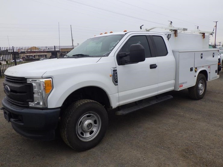 2017-ford-f350-image-1