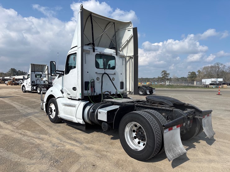 2020-kenworth-t680-image-4