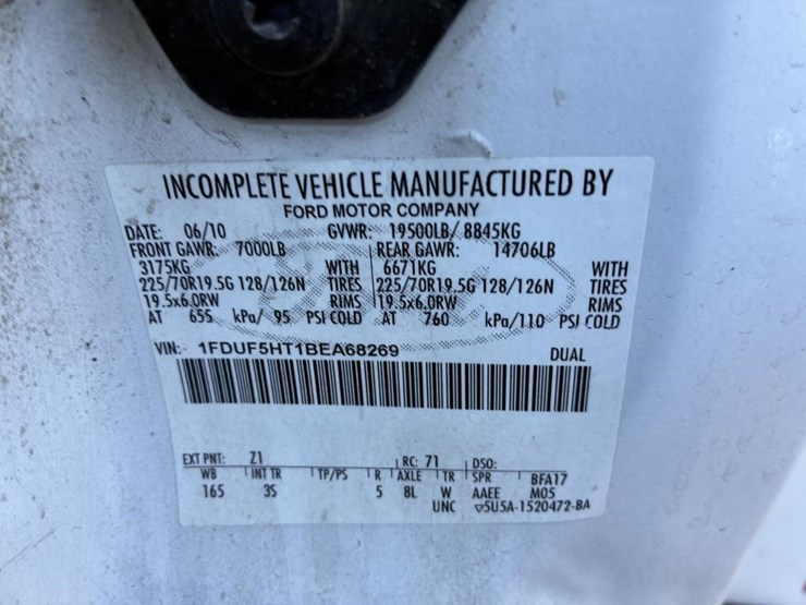 2011-ford-f550-image-17