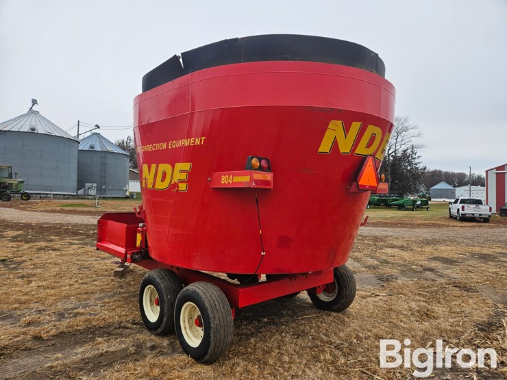 new-direction-804-series-4-vertical-feed-mixer-wagon-w/scale-image-7