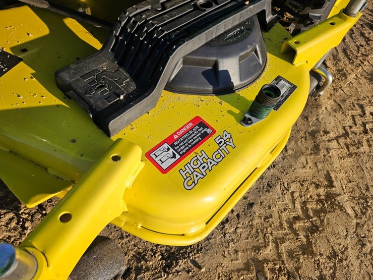 2019-john-deere-x738-image-11