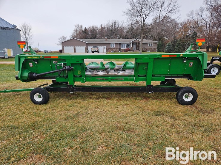 2017-john-deere-608c-image-6