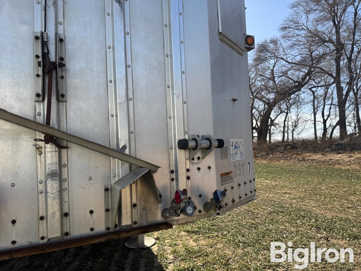1994-merritt-t/a-aluminum-livestock-trailer-image-10
