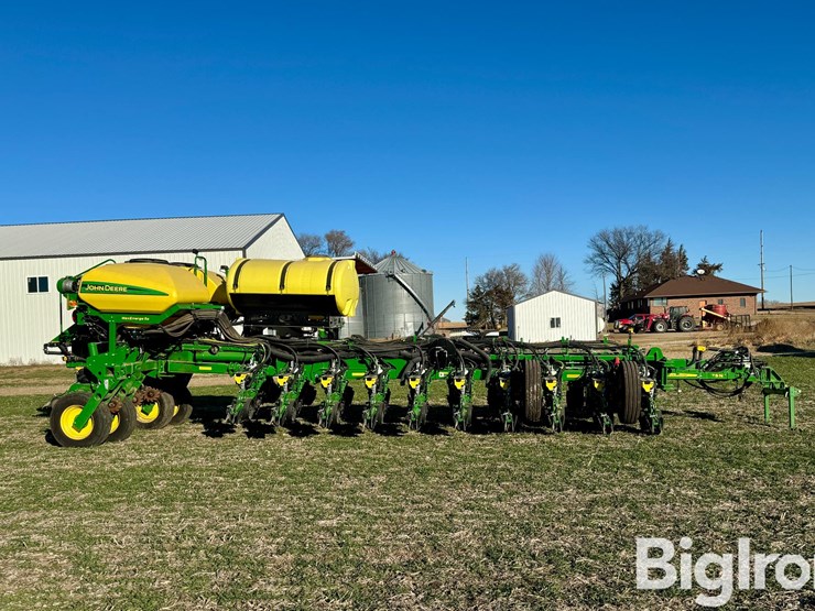 2020-john-deere-1775nt-image-8