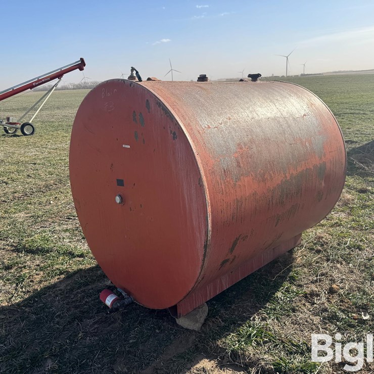 1000-Gallon Fuel Tank