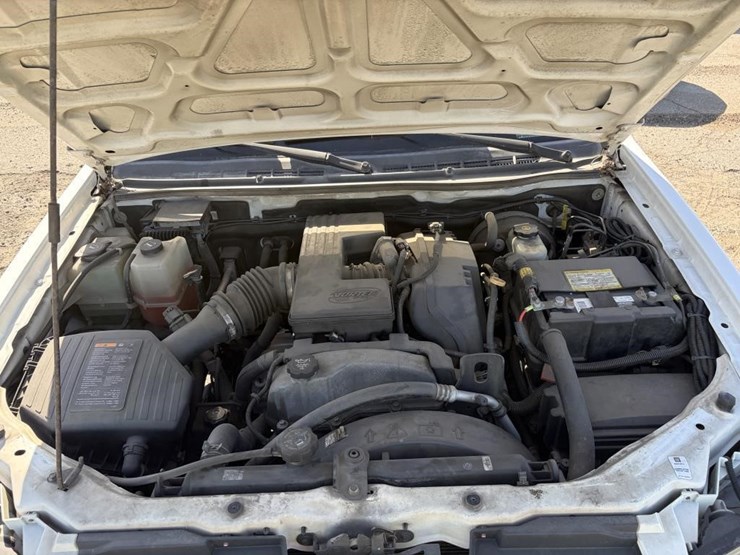 2011-chevrolet-colorado-image-16