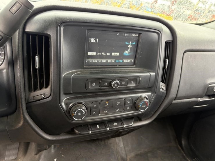 2017-chevrolet-2500-image-14