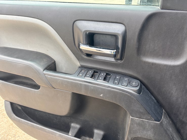 2016-chevrolet-3500hd-image-14