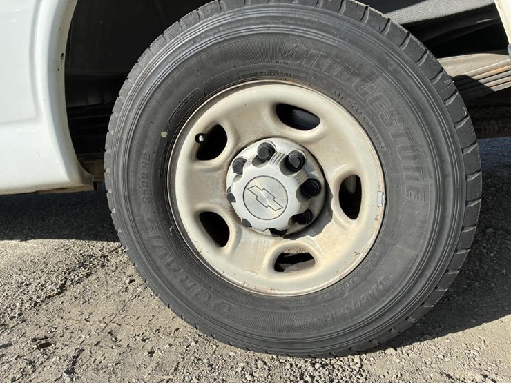 2008-chevrolet-express-3500-image-22