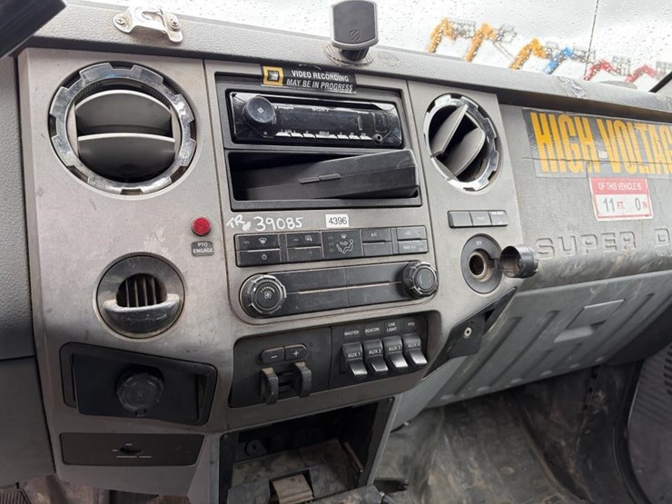 2012-ford-f550-image-17