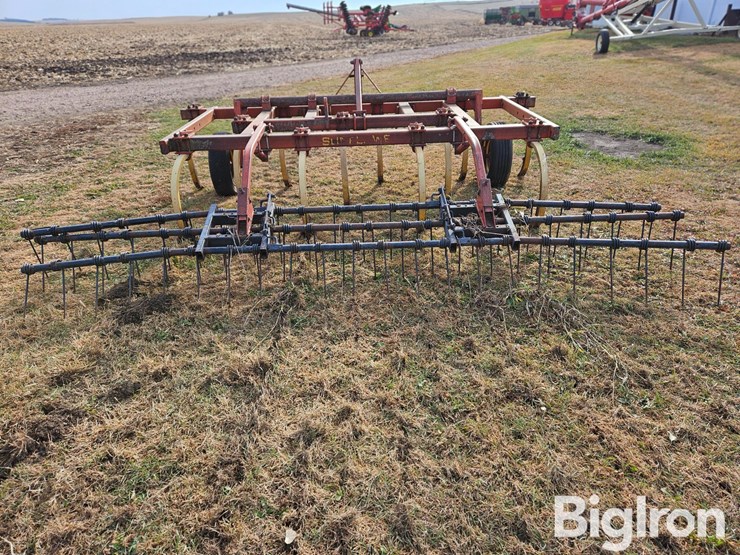 sunflower-12-shank-chisel-plow-image-6