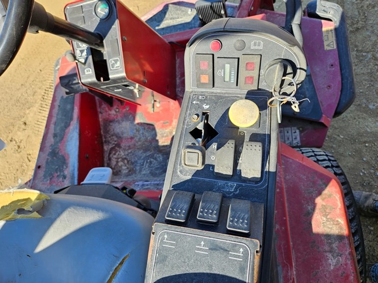 #155-•-toro-ground-master-4000d-4x4-wide-area-mower-image-14