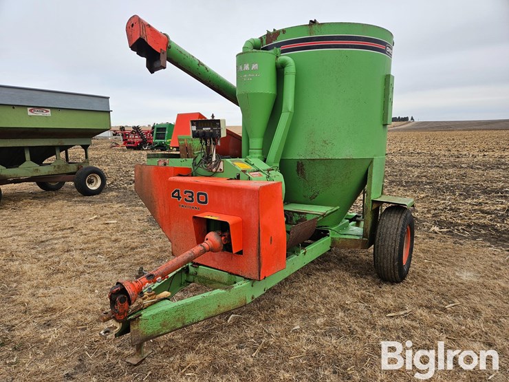 owatonna-430-grinder/mixer-image-1