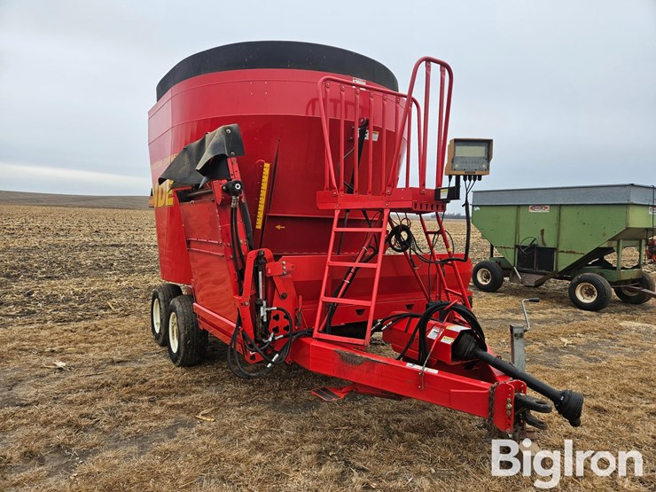 new-direction-804-series-4-vertical-feed-mixer-wagon-w/scale-image-3