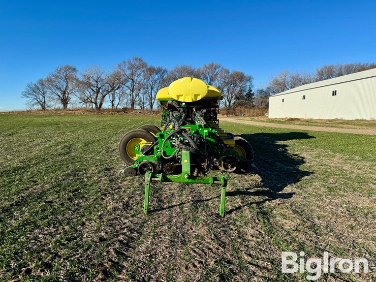2020-john-deere-1775nt-image-2