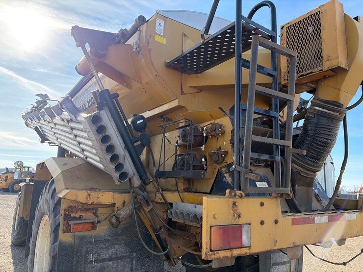 2006-agco-terragator-8104-image-12