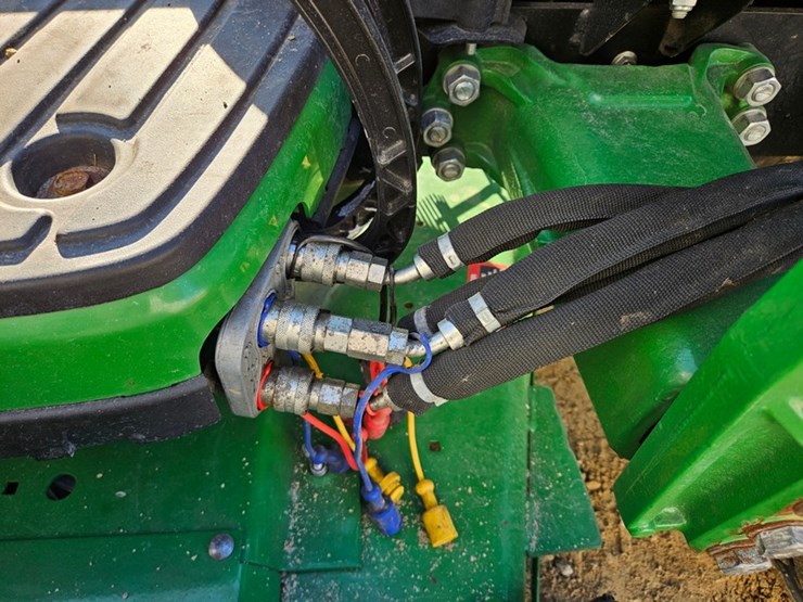 john-deere-1025r-image-15