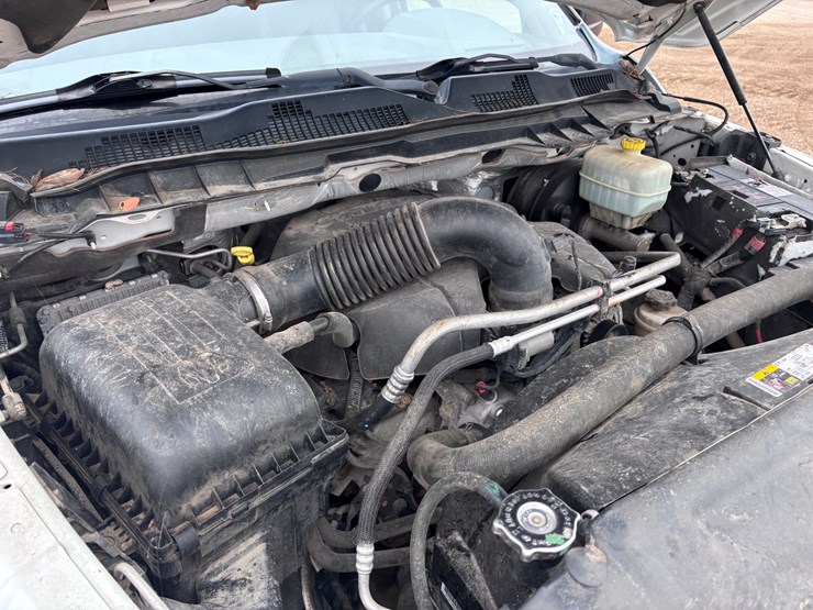 2014-dodge-3500-image-14