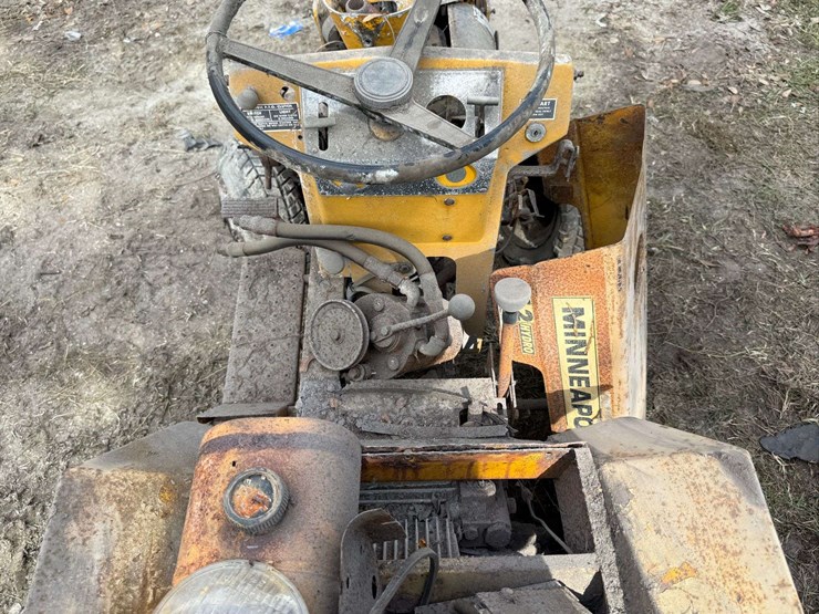 minneapolis-moline-112-image-8