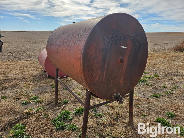 butler-300-gal-fuel-tank-on-stand-image-3