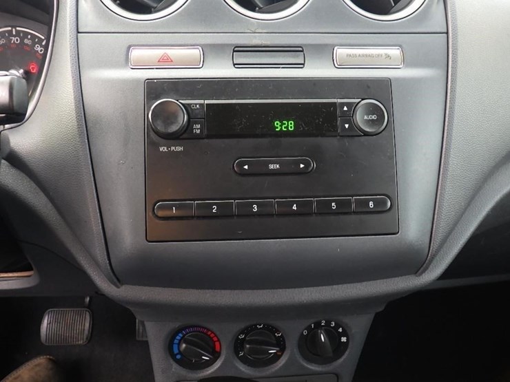 2013-ford-transit-connect-image-32