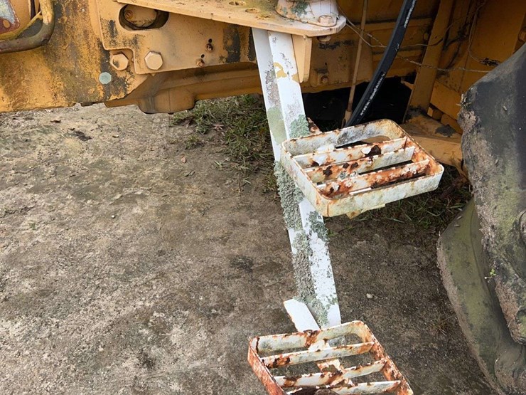 minneapolis-moline-g1050-image-56