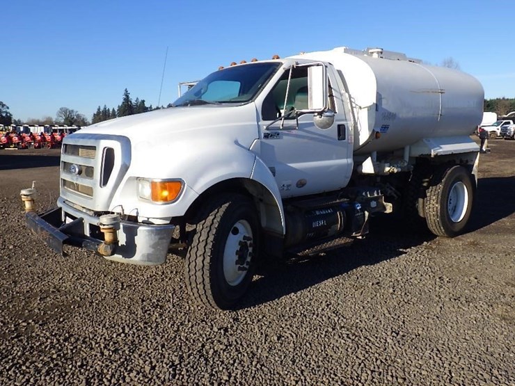 2015-ford-f750-image-1