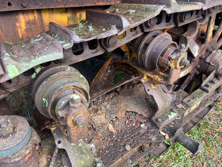 caterpillar-thirty-image-39