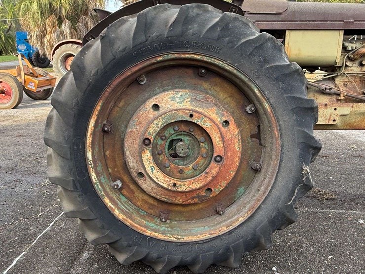 oliver-super-88-diesel-image-32