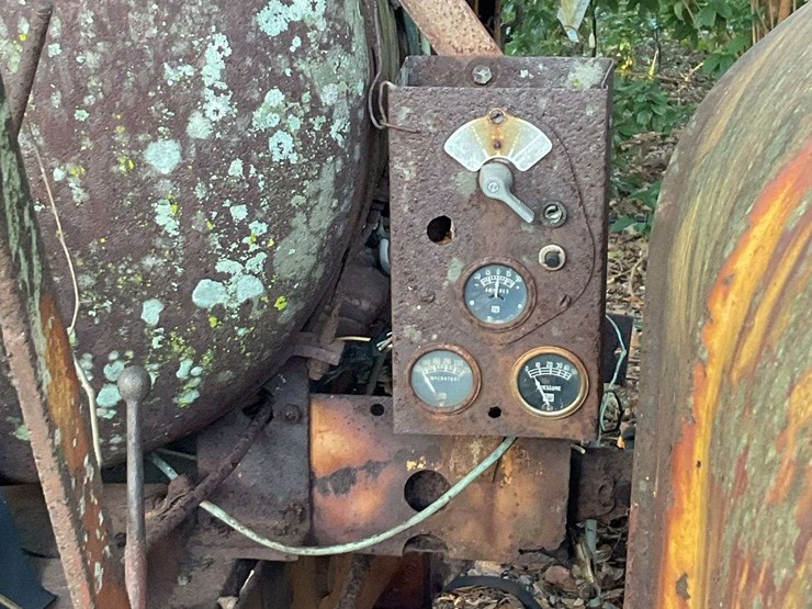 minneapolis-moline-lp-parts-tractor-image-28